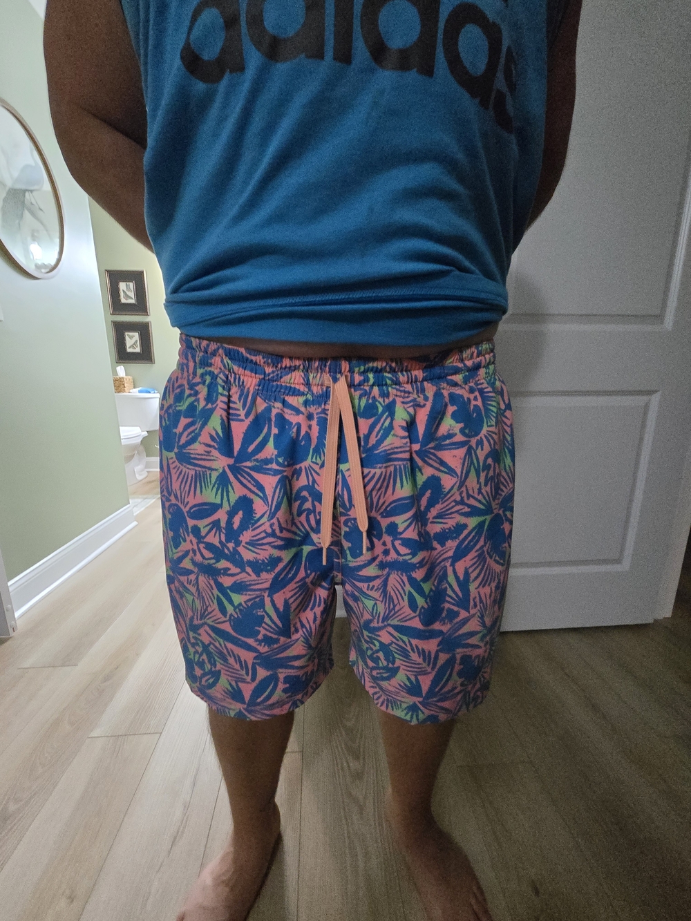 chubbies Tropical Leaf Swim Shorts in Pink & Blue
